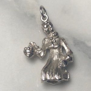 Woman solid sterling silver charm vintage pendant collecting eggs Easter‎